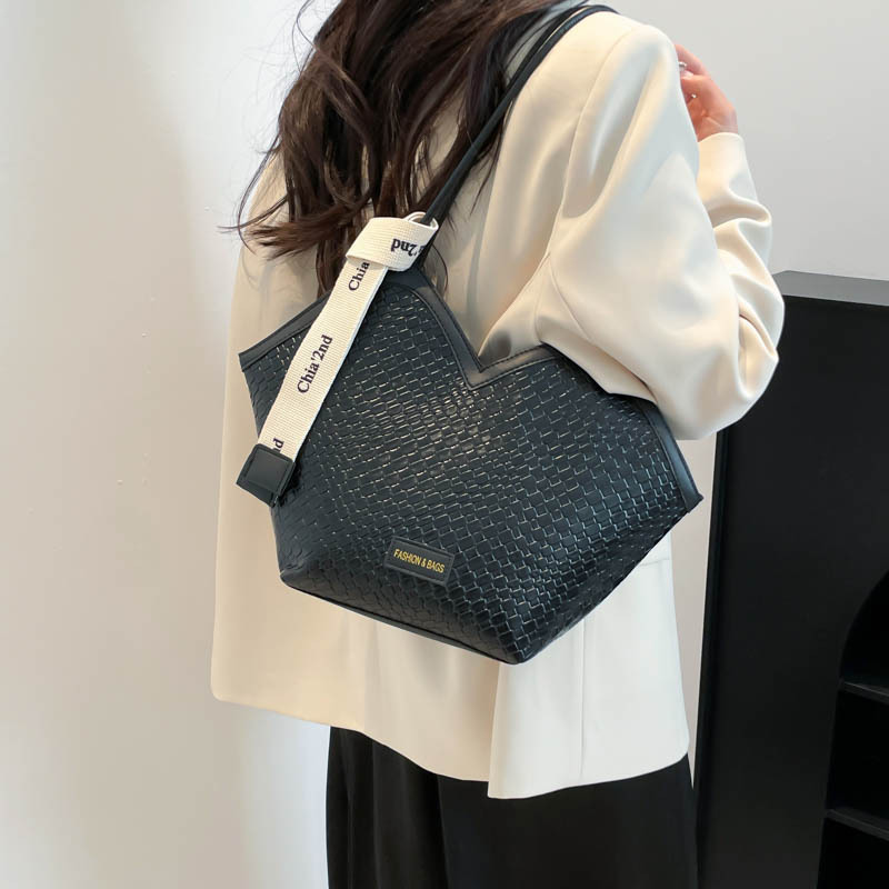 Best Selling Premium Elegant Women's Bags 2025 New Trendy Ribbon tote bag Fashion Versatile Large capacity Shoulder Bag