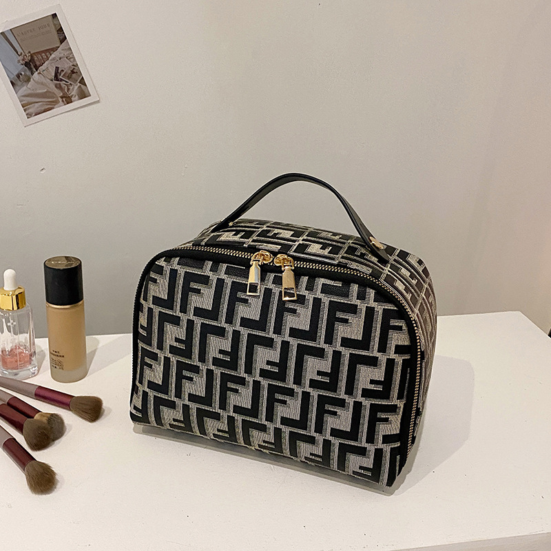 Free Shipping 2025 Large Capacity Letter Print Makeup Bag Portable Hand Carry Cosmetic Organizer Pouch Fashion Accessories