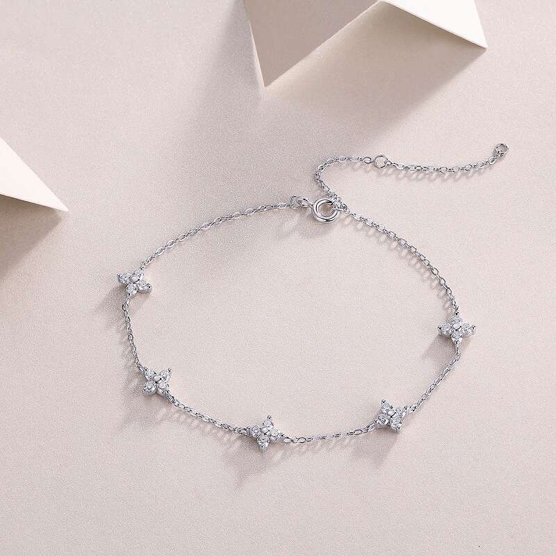 DHCollections Trendy Extension Buckle Moissanite Five-Flower S Sier Non-Fading Light High-End Bracelet