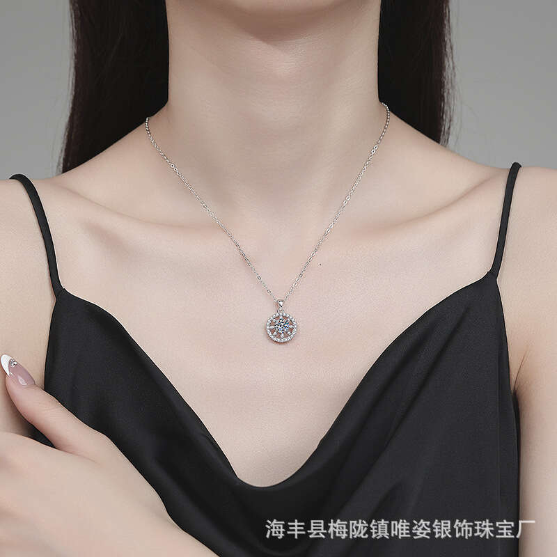 Live S925treaming for Women Full Dia S925un Lucky Round Pendant One caratS925 MoiS925S925anite Necklace 644