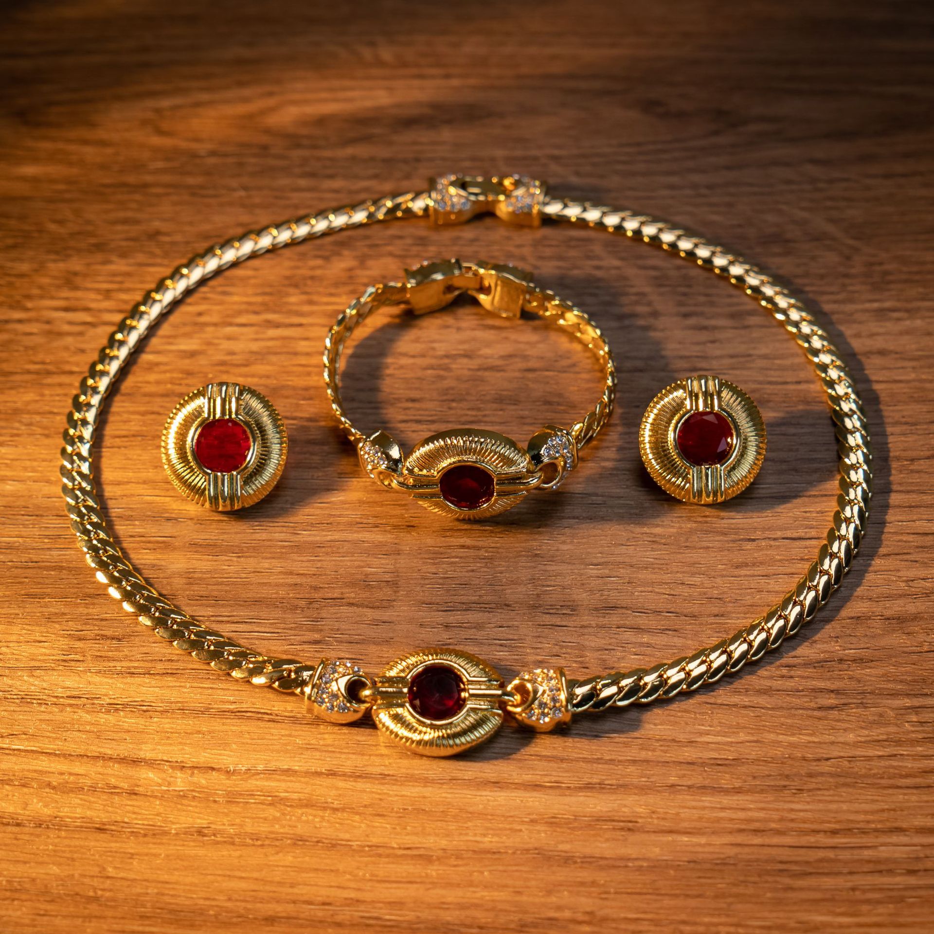 Chic Western Aesthetic Necklace Ensemble Featuring Long-lasting Antique Finish