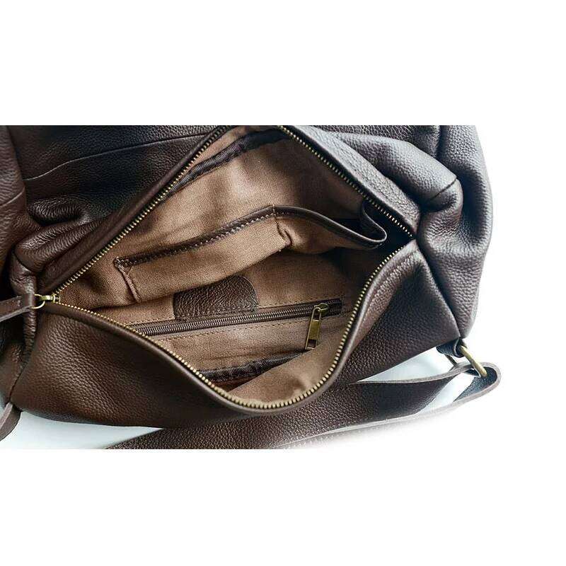 Elegant Designer Style Female Messenger Purse Versatile Single Strapped Squared Accessory for Daily Use