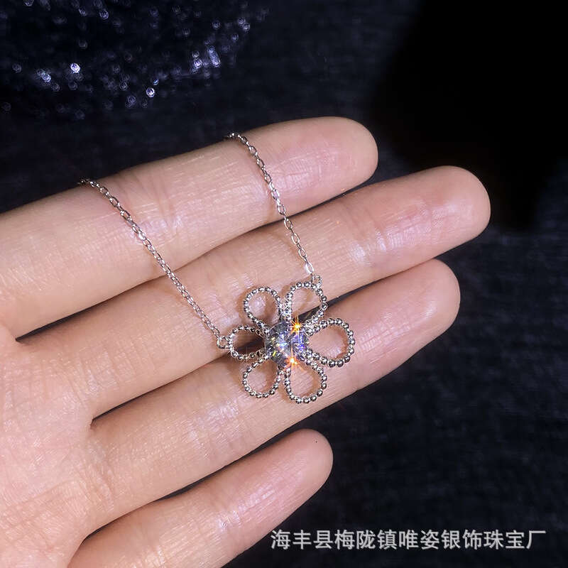 S925 Pure S925ier D Color MoiS925S925anite Five-Petal Flower Collarbone Chain InS925 Internet Celebrity Camellia Necklace e6f