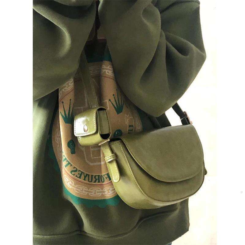 Korean INS Niche for Women 2025 New Oil Wax Leather Saddle Versatile Shoulder Crossbody Bag