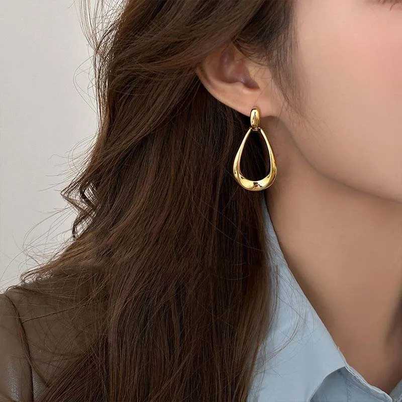 Fashion Hollow Water Drop Earrings for Women ic Simple Metal Geometric Smooth Personty Drop Earrings Jewelry Party Gifts Y250704