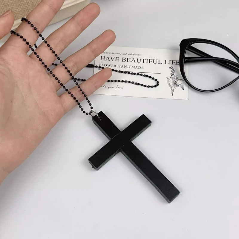 Gothic Cool Y2K Wood Cross Pendants Necklaces Unisex Black White Red Hip Hop Charm Chain Choker Necklace Fashion Jewelry 250701