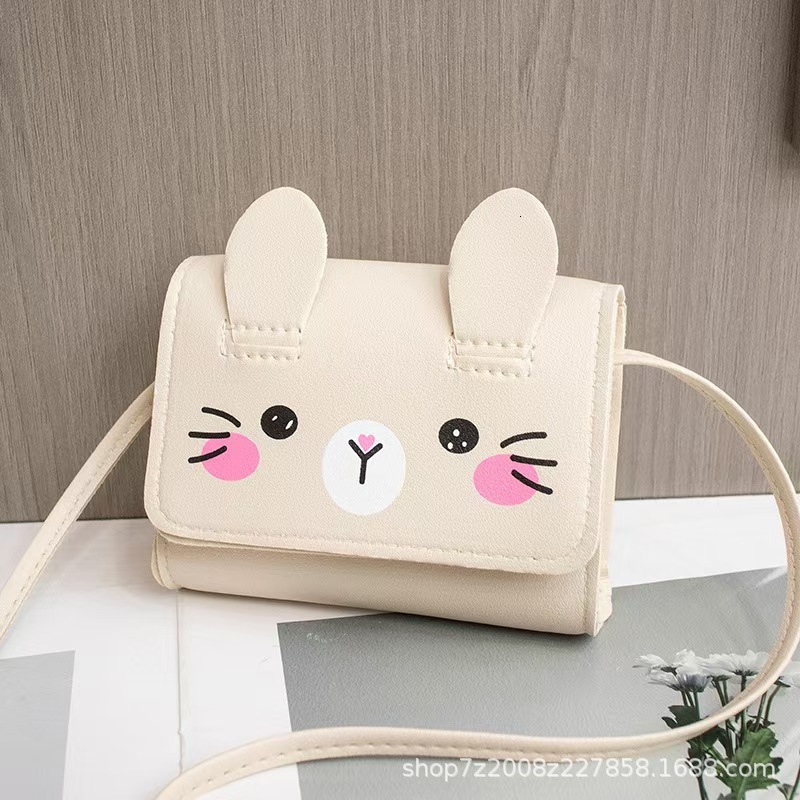 Designer 2025 Summer Women's Bag New Fashionable Girl's Small Bag High End Cute Shoulder Bag Crossbody Bag Free Shipping
