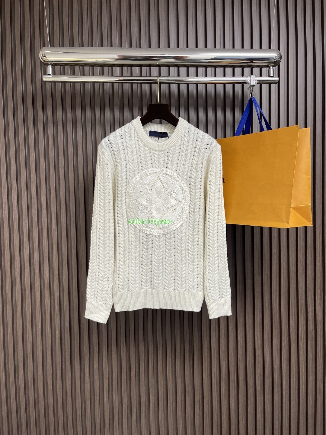 Men's sweaters cardigans knitwear hoodies designer sweaters men's shirts men's tops woolen sweaters Wool Blended Knitted Sweater with Twisted Flower Logo 7365