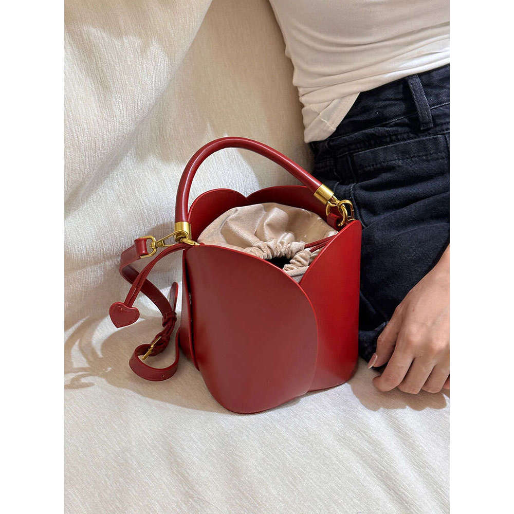 This Year's Trend Red Bridal Petal Handheld Bucket for Women 2025 New Style Basket Crossbody Wedding Bag