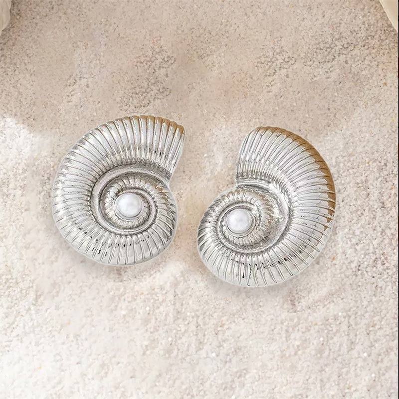 Vintage Retro Imitation Pearl Conch Starfish Shell Beach Vacation Style Stud Earrings