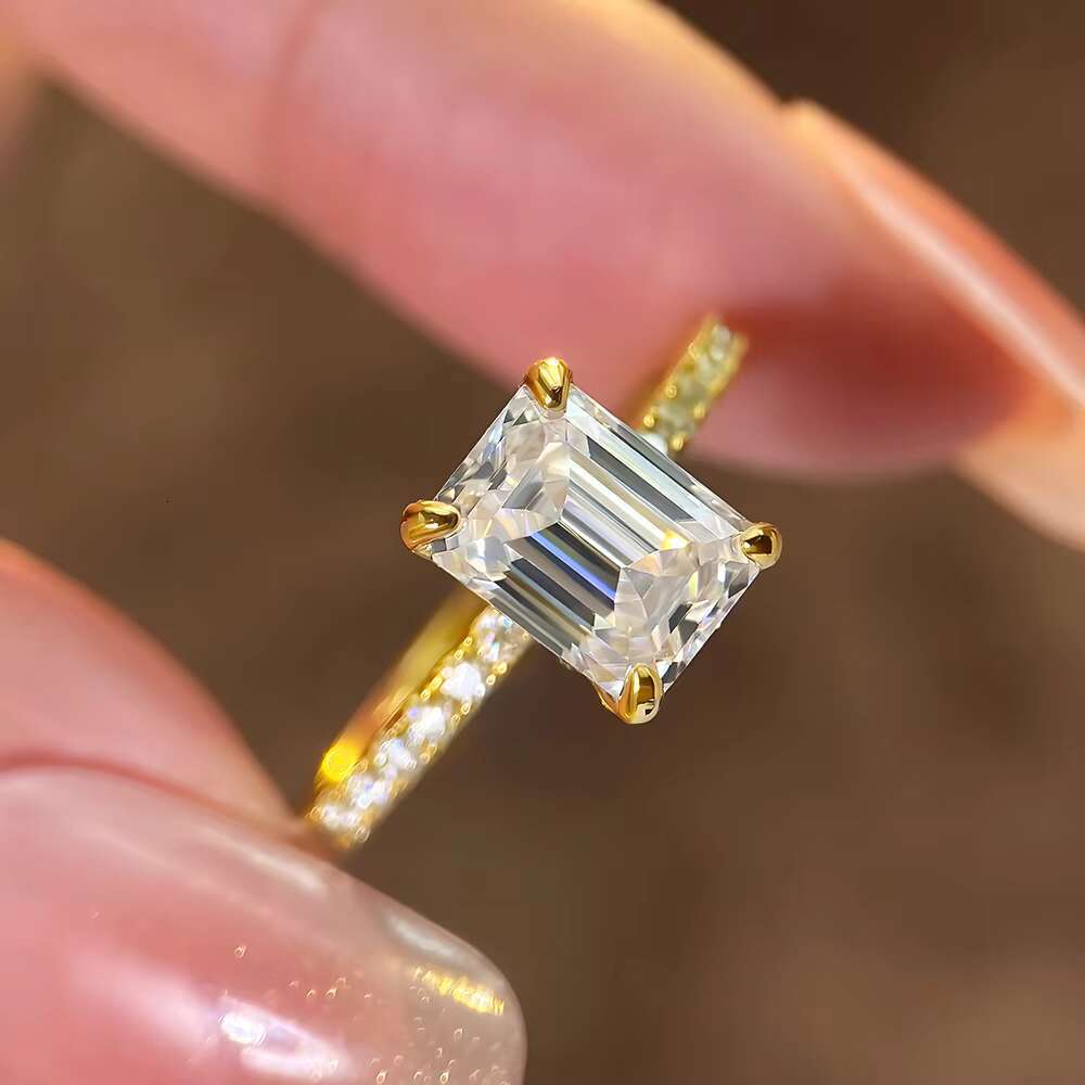 High Quality Emerald Cut VVS1 1CT Moissanite Diamond Rings 925 Silver Gold Plated Baguette Style Ready to Ship
