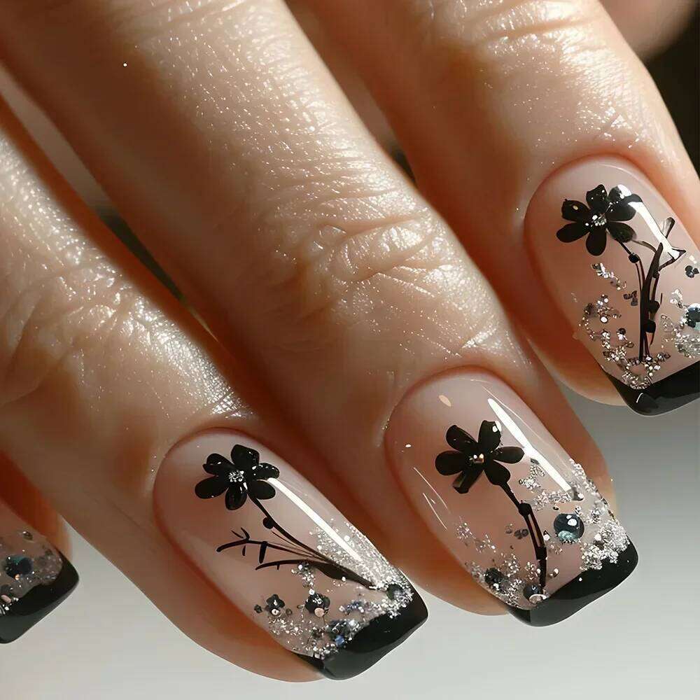 24Pcs Short Square Sweet Cool False Black Flower Wearable French Nails Press on Detachable Autumn Winter Acrylic Nail Tips X250704