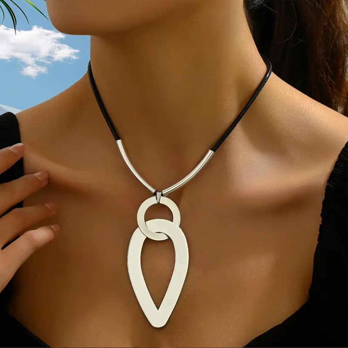 Hot Selling Simple Personality Niche Design Minimalist Geometric Alloy Accessories Women's Long Necklace