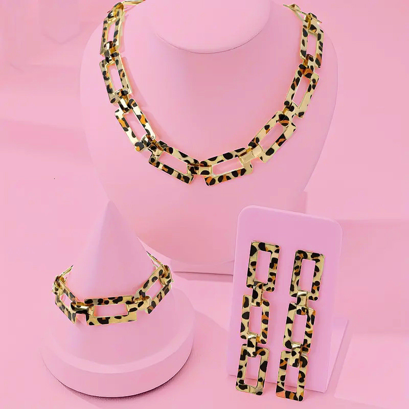 1 Square Chain Style Leopard Print Gold Necklace Bracelet Earring Set Elegant Personality