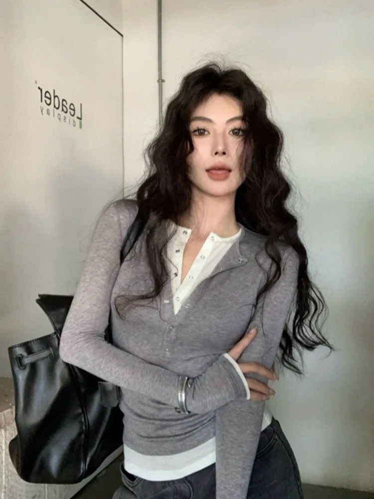 Black Basic Two Piece Women T-Shirts Women Chic Long Sleeve Solid Color Tops Korean Fashion Tees Harajuku Slim Fit Clothes 250704