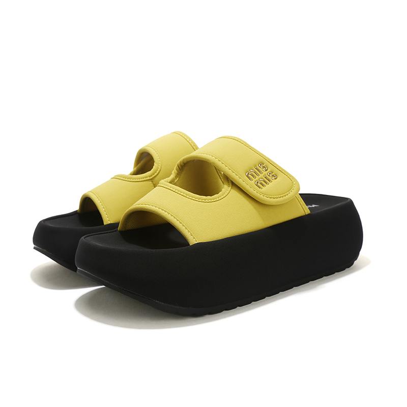 Mulinsen 2025 new thick-soled slippers for women to wear as outdoor shoes in summer with a sense of stepping on shit Velcro beach sandals