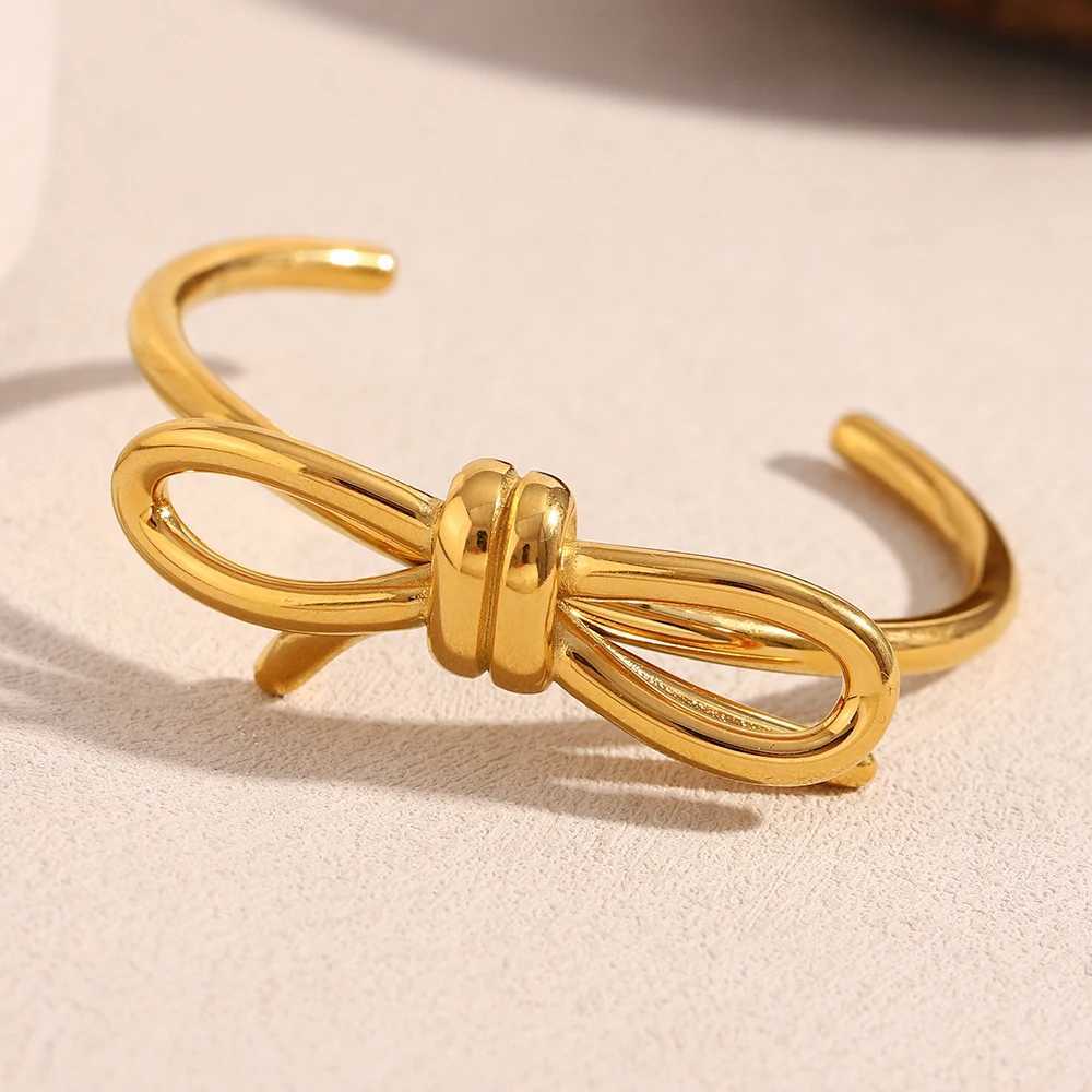 MamacitaSlay 316L Stainless Steel Bow Opening Bracelet Party Waterproof 18K Gold Plated Jewelry Womens Statement Bracelet Gift Y250704