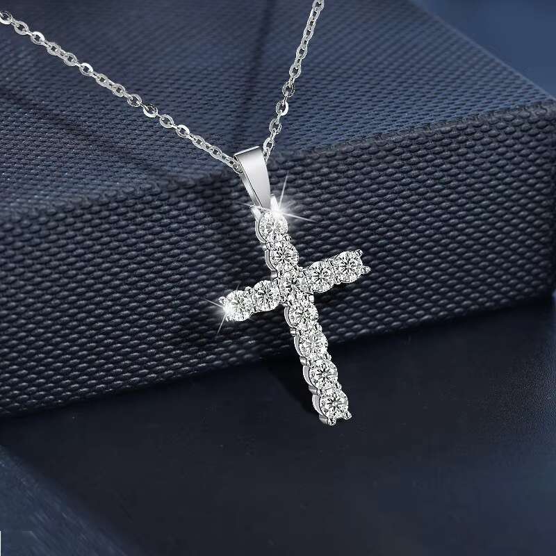 Hot Sale Women S925 Sterling Silver Moissanite Cross Pendant Necklace for Lady
