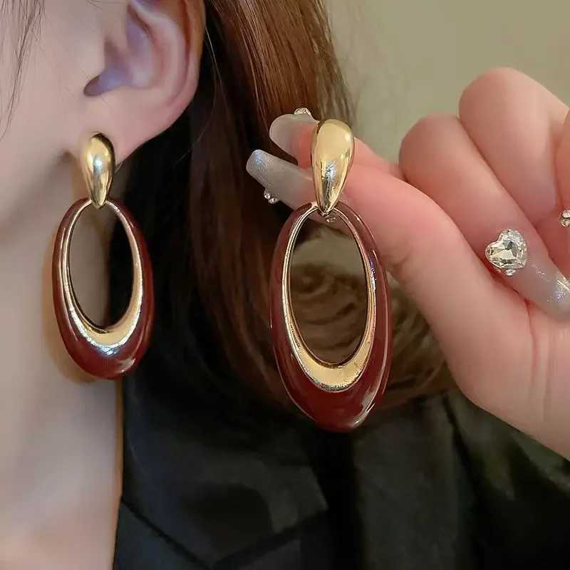 Fashionable Womens High-End FeelNiche Design Sensibility Cool Trendy Earrings New Dip Geometry Hollow Exaggerated Large Earring Y250704