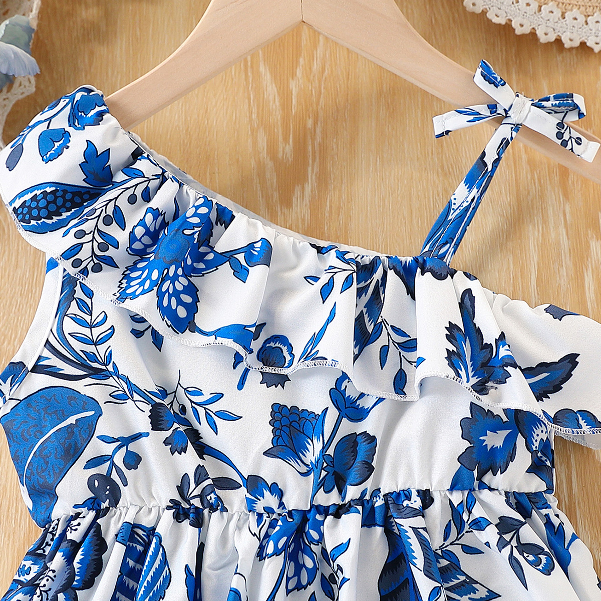 Girls' Fashion Leisure Vacation Ethnic Style Positioning Printed Lotus Leaf Edge Decorative Cloth Rules Single Side Bow Decorative Strap Dress Su