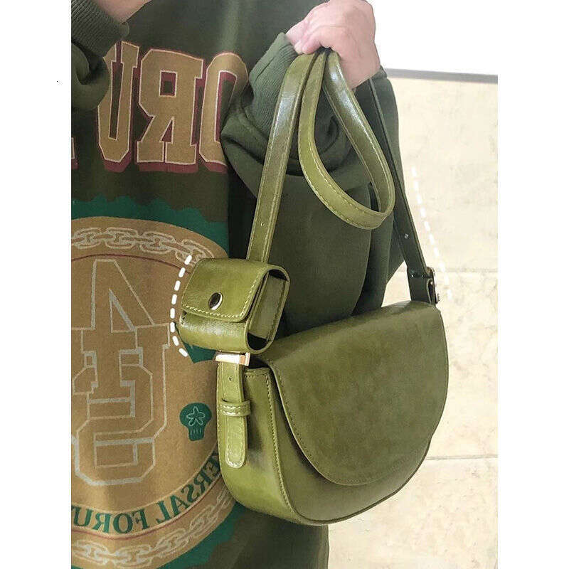 Korean INS Niche for Women 2025 New Oil Wax Leather Saddle Versatile Shoulder Crossbody Bag