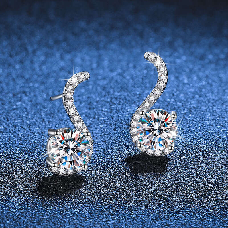 S925 Pure S925ier S925tudS925 S925-S925haped Light S925imple One caratS925 MoiS925S925anite S925tud EarringS925 for Women 25a