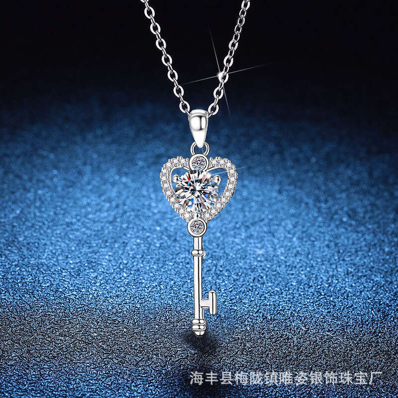 S925 Pure S925ier T Family Heart Key Pendant 1 caratS925 MoiS925S925anite Necklace c4a