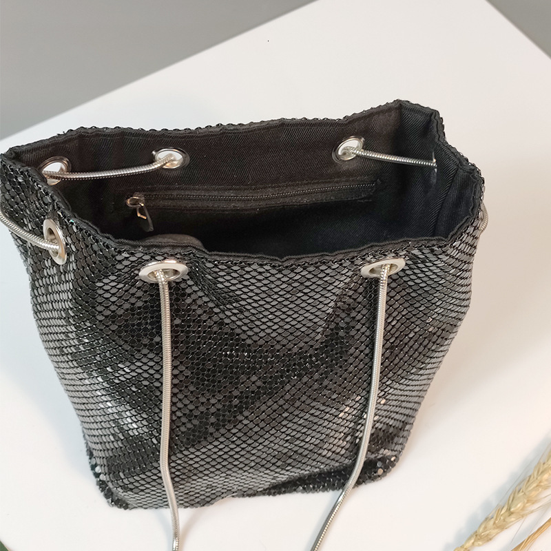 2025 Designer's New Sequin Fashion Summer Women's Sloping Shoulder Handbag, High-end Korean Style Sparkling Chain Bucket Bag