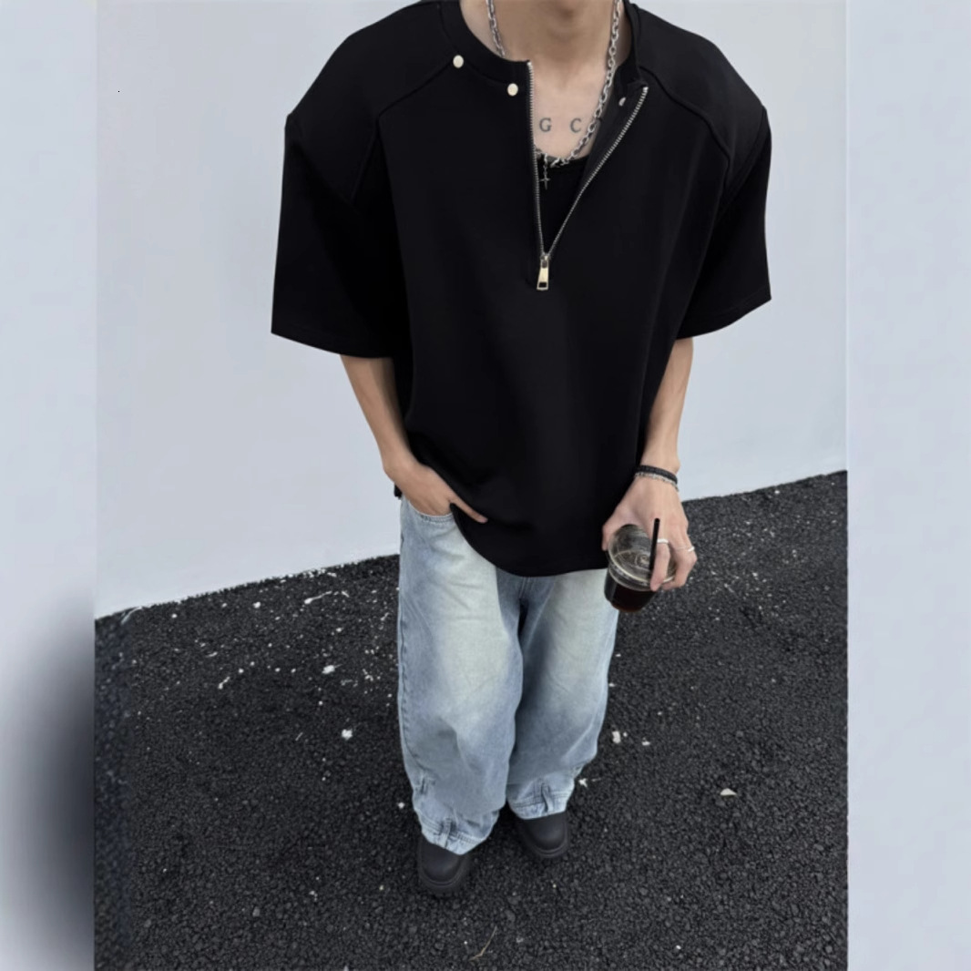 Short Sleeve T-shirt For Men Summer New American High Street Heavy Designer Short Sleeves Loose Rivet Design Half-zip Round Neck Half Sleeve Tee