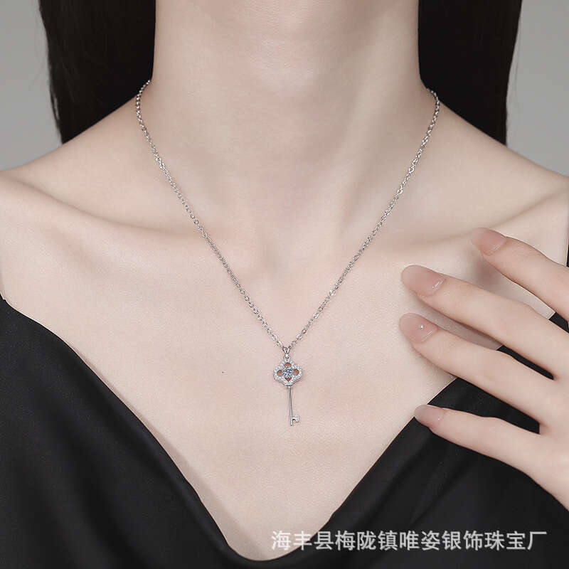 MoiS925S925anite S925 S925terling S925ier Twilight Necklace Lucky Key Full Dia High-End Elegant Collarbone Chain 2b9