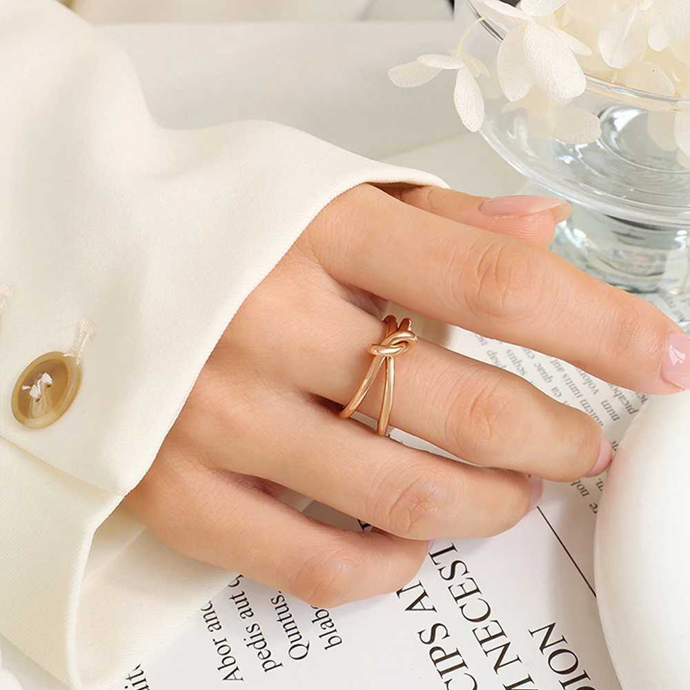 eManco Stainless Steel Braided Twist Ring Personalized Open End Ring Niche Jewelry For Women Holiday Gift Y250704