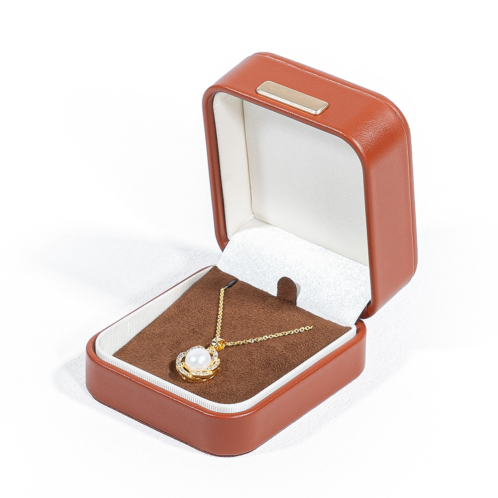 Elegant Diamond Case for Precious Pieces Fully Tailored Interior and Exterior Finishes