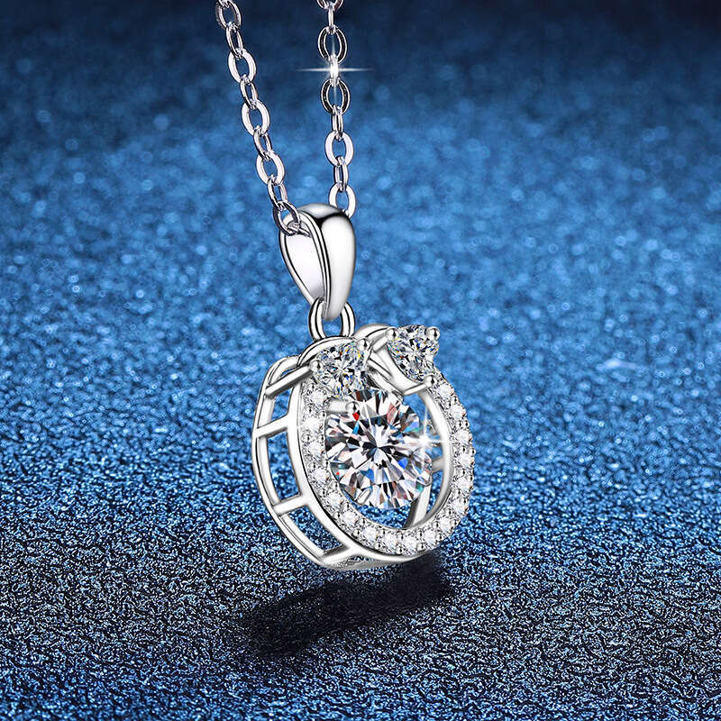 S925 Pure S925ier Valentine'S925 Day Heart-S925haped Dynamic Pendant for Women 1 caratS925 MoiS925S925anite Necklace 99b