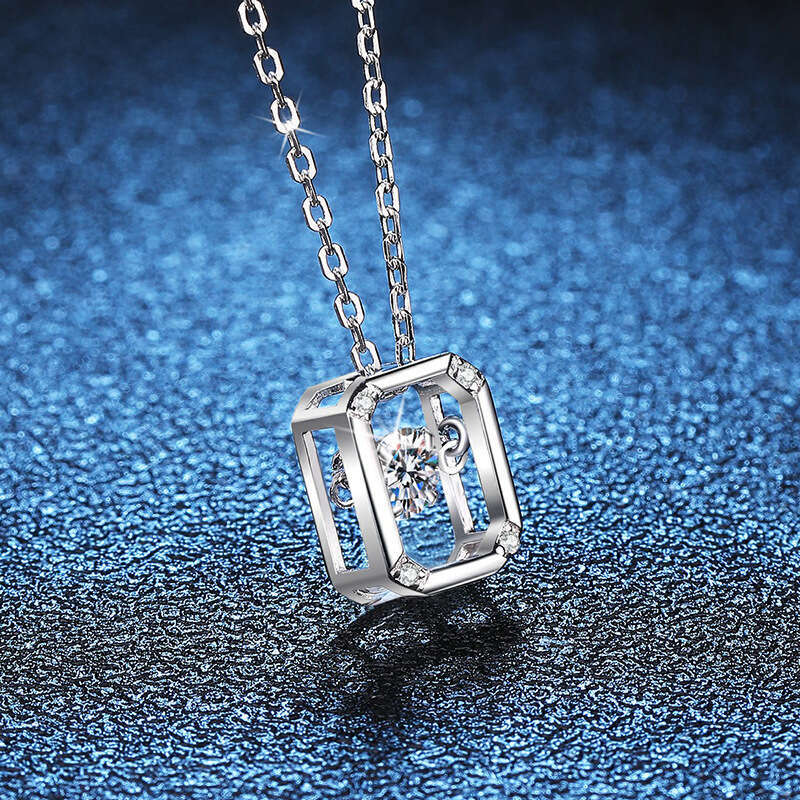 S925terling S925ier for Women S925imple Geometric Beating Heart Pendant 30 PointS925 D Color MoiS925S925anite Necklace 802