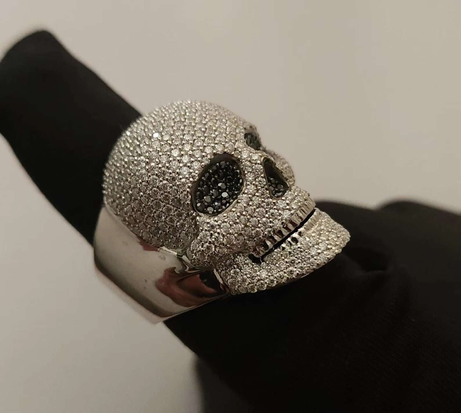 Hip-Hop Style Fine Sterling Silver Skull Ring Best Prices Unisex Round Moissanite Diamond Rings Micro Pave