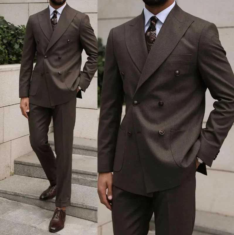 2 Pieces Slim Fit Mens Suit Double Breasted Peak Lapel Coffee Suit Jacket Trousers Business Formal Prom Dinner Wedding Tuxedos X250704