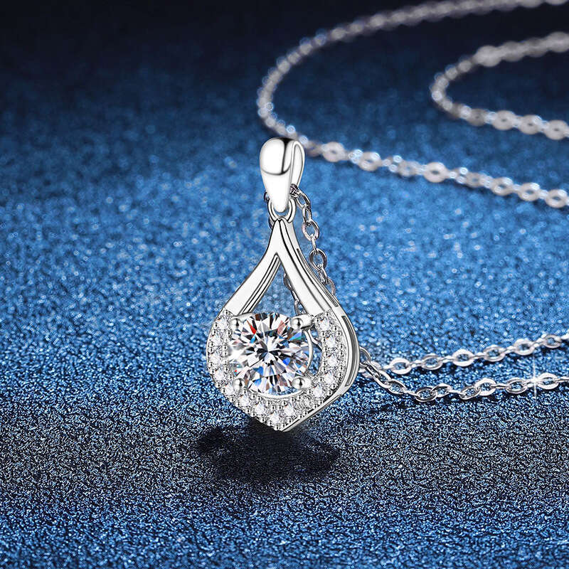 S925 Pure S925ier Pendant Light Korean VerS925ion Water Drop 1 caratS925 D Color MoiS925S925anite Necklace a97