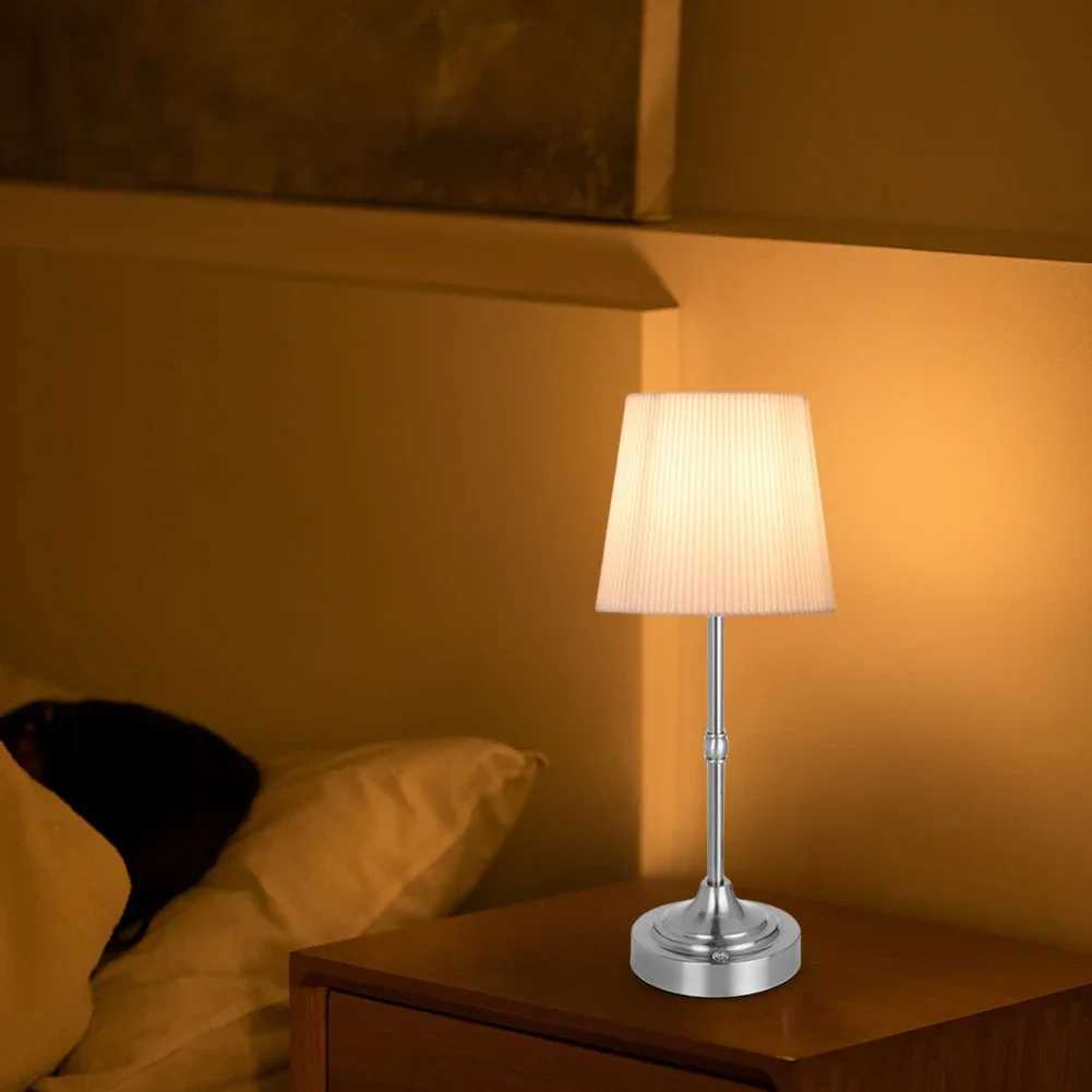 Metal Base Small Table Lamp 2200K Warm Light Cordless LED Metal Table Lamp USB Rechargeable 5200mAh Portable Cordless Table LampXJ250703