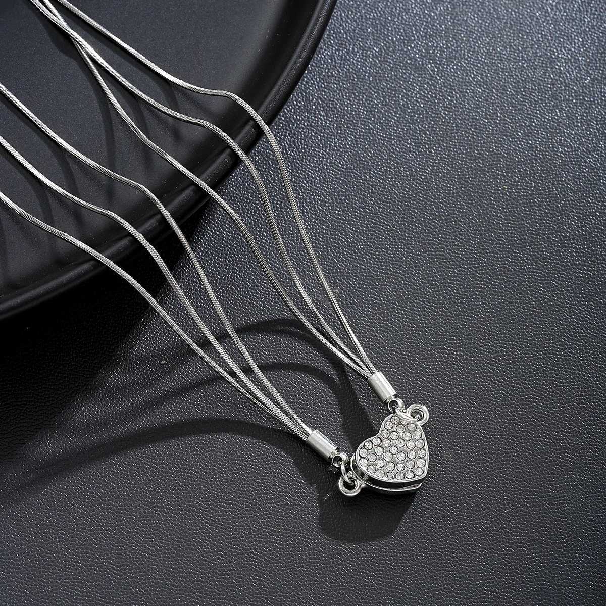 Elegant Heart Shaped Zircon Pendant Necklace Fashion Multilayer Magnetic Clasp Clavicle Chain for Women New Party Gift Jewelry Y250704