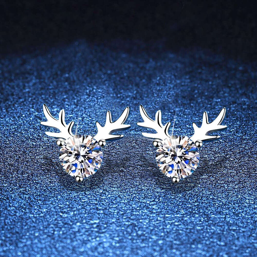 Yilu You Ni S925 Pure S925ier Women, Qixi FeS925tival Gift for Girlfriend, ClaS925S925ic Four-Prong 50 PointS925 MoiS925S925anite EarringS925 2eb