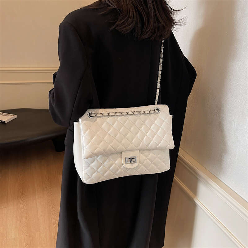 Large Capacity Small Chanel Style Single Shoulder For New Women, Autumn Winter 2025 New Fashion Versatile Chain Crossbody Bag