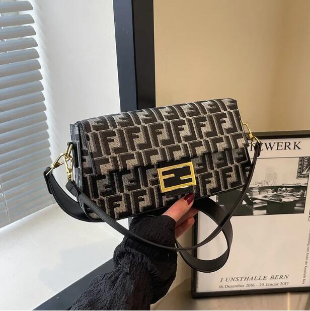 Designer bag free shipping 2025 fashion casual light luxury high-end texture small square bag single shoulder crossbody bag for women