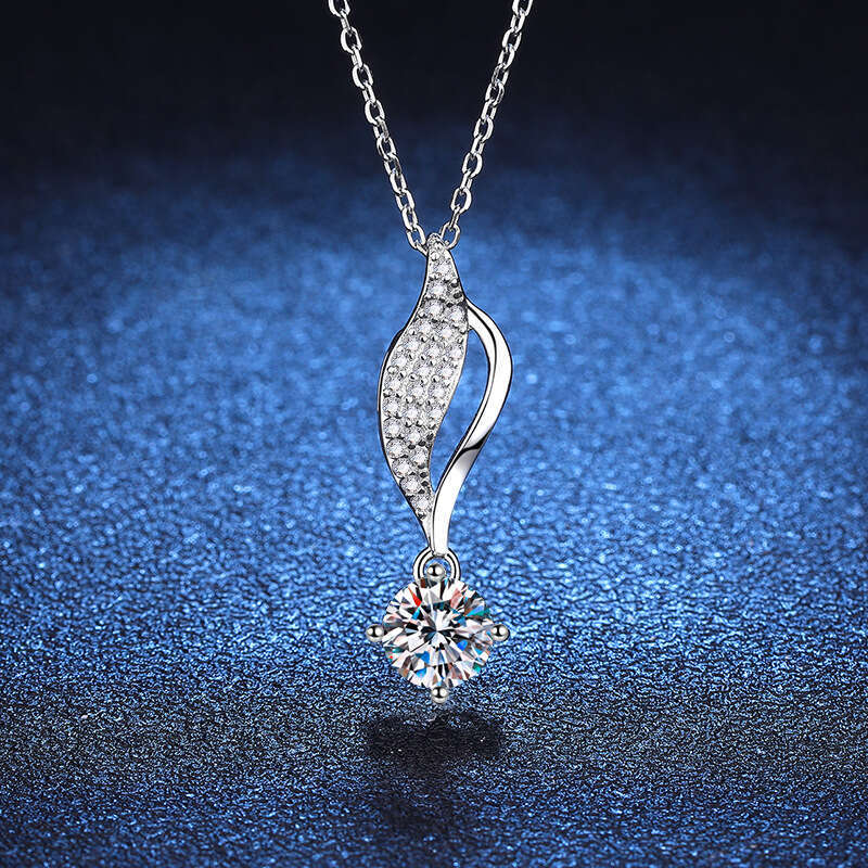S925 Pure S925ier Leaf Pendant for Women InS925 S925tyle DeS925ign S925enS925e 1 caratS925 MoiS925S925anite Necklace 1e4