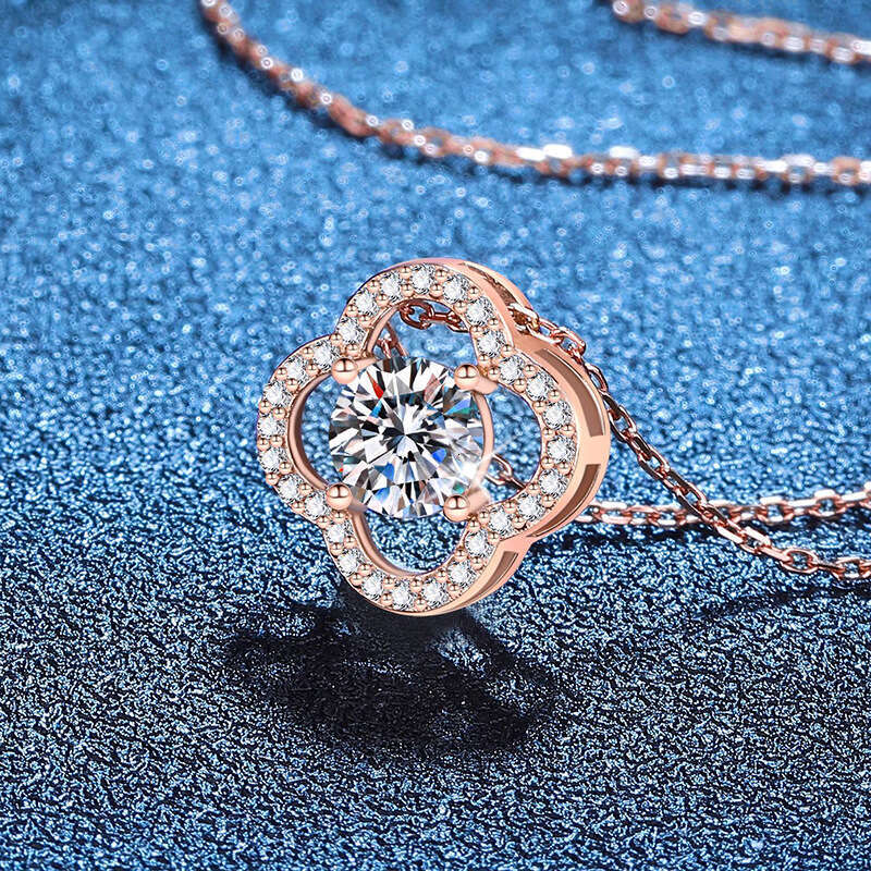 S925 S925terling S925ier Pendant Women S925imple FaS925hion Four-Leaf Clover 1 caratS925 D Color MoiS925S925anite Necklace e4c