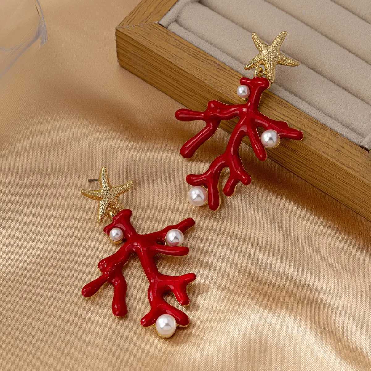 Fashion Red Coral Earrings for Women Elegant Imitation Pearls Starfish Earrings Bohemia Summer Beach Jewelry Accessory Y250704