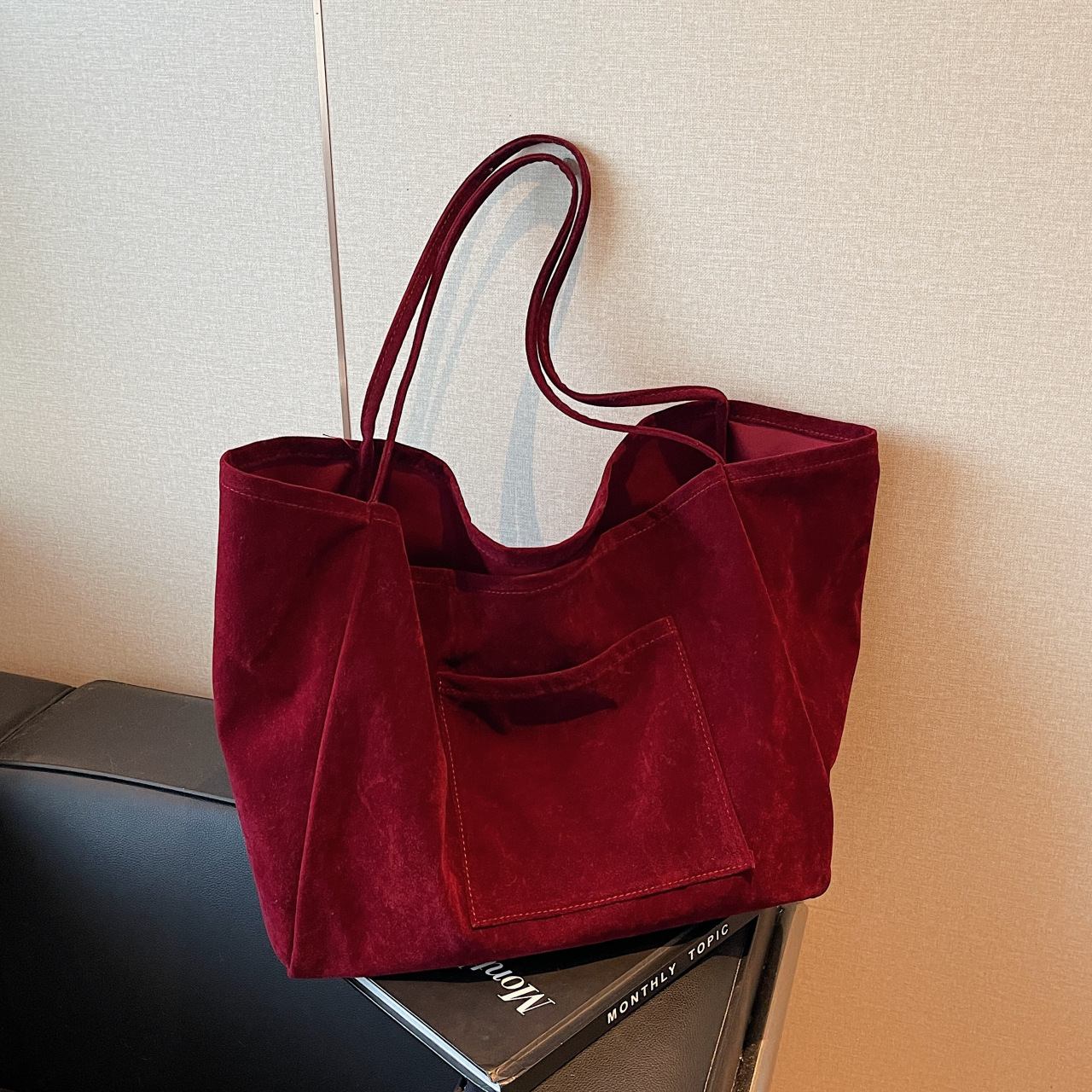 Vintage velvet tote bag large capacity commuting light leisure assorted shoulder bag