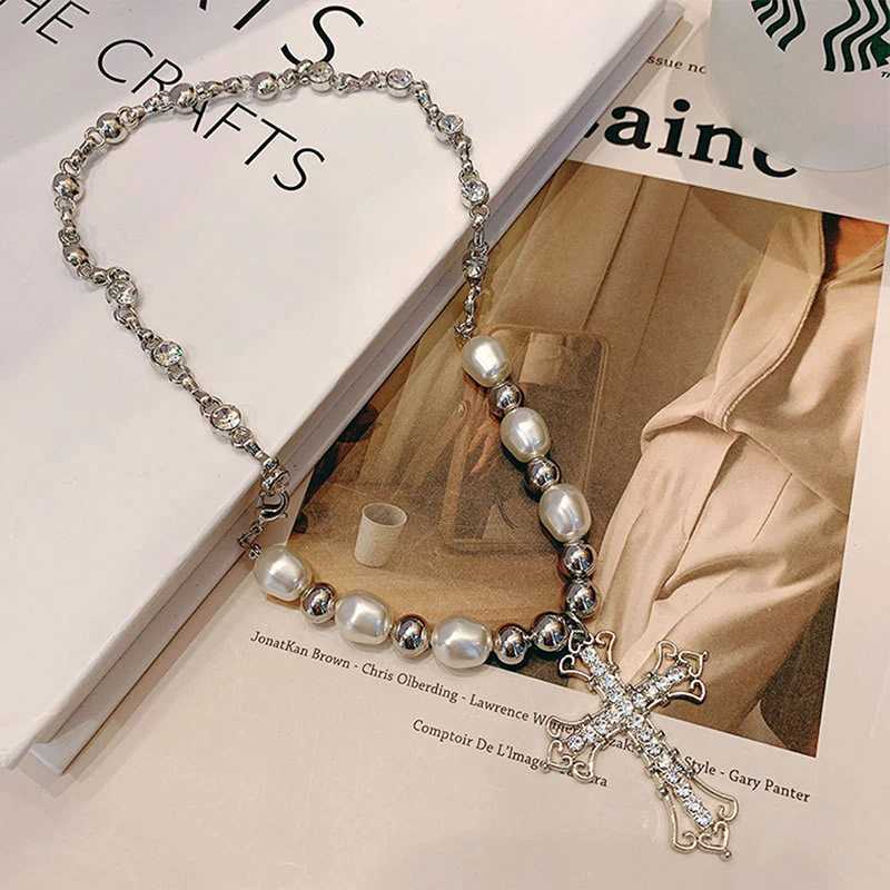 Fashion Necklace Retro Diamond Inlaid Pearl Pendant Necklace Punk Hip Hop Cross Chain Exquisite Party Jewelry Gifts For Women Y250704