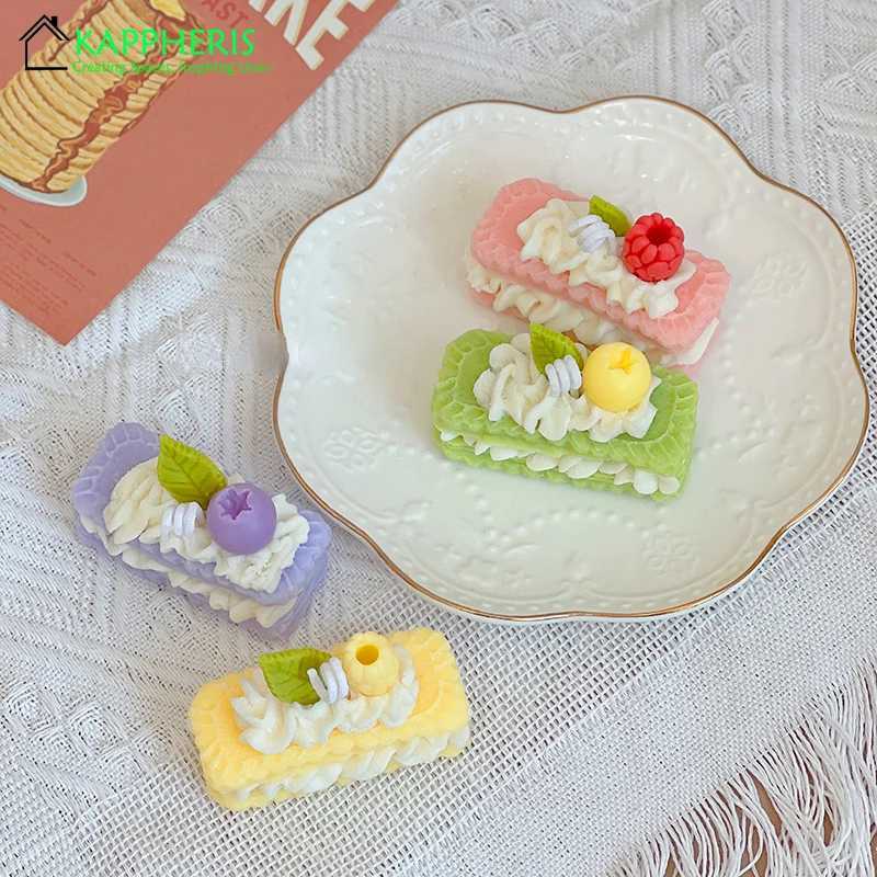 2024 Waffle Scented Candles Cookies Food Shape Lotus Biscuit Decorative Candles Milk Scents Aromatic Candle Flavoring for Home Decor W250704