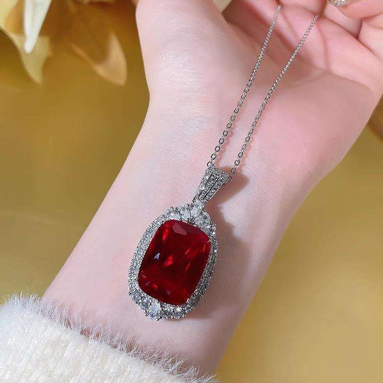 Heavy Craft High-end Artificial Red Pendant Large Necklace Elegant Exaggerated Royal Blue Gemstone Jewelry for Women 094