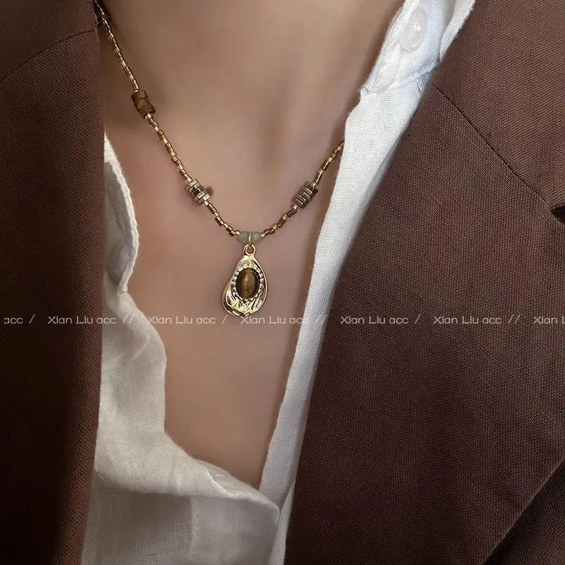 Vintage Brown Natural Stone Pendant Necklace for Women Fashion Geometric Long Leather Rope Necklace Sweater Chain Jewelry Gifts 250701